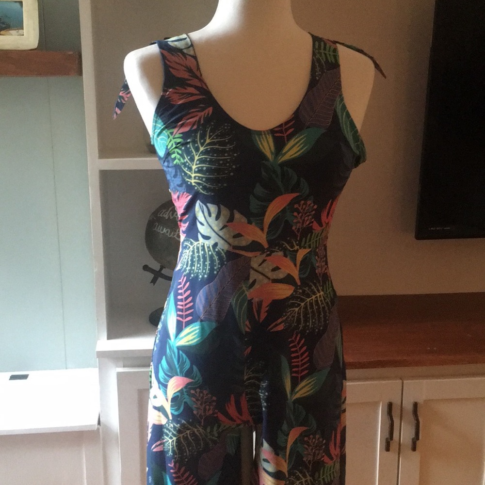 Floral pants suit